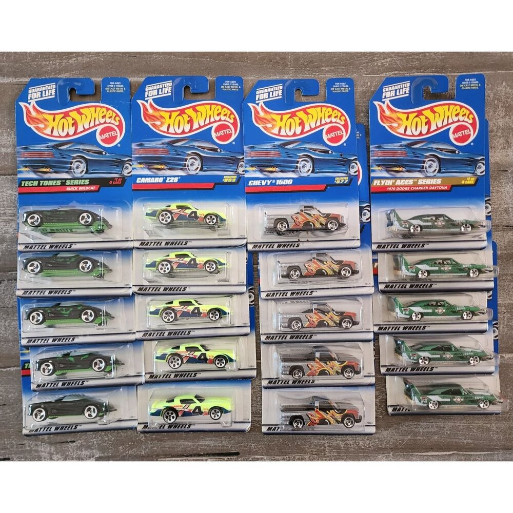 Hot Wheels Lot Of 20 Die-cast Cars Dodge Charger Tech Tones Chevy‎ 1500 Truck